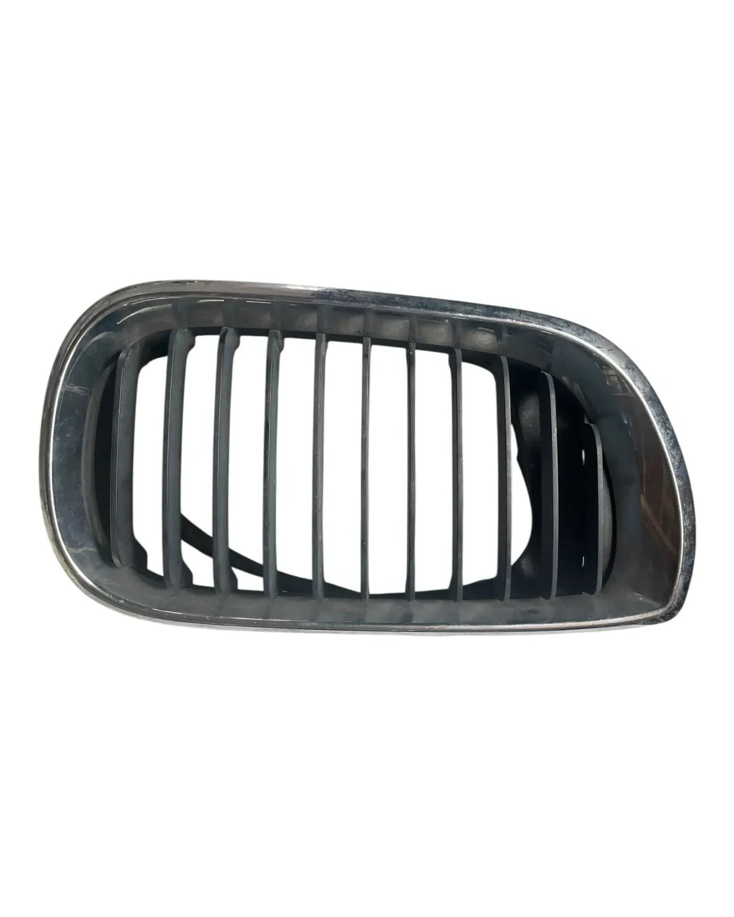 BMW 3er E46 Grill Kühlergrill Frontgrill vorne rechts 51137072130