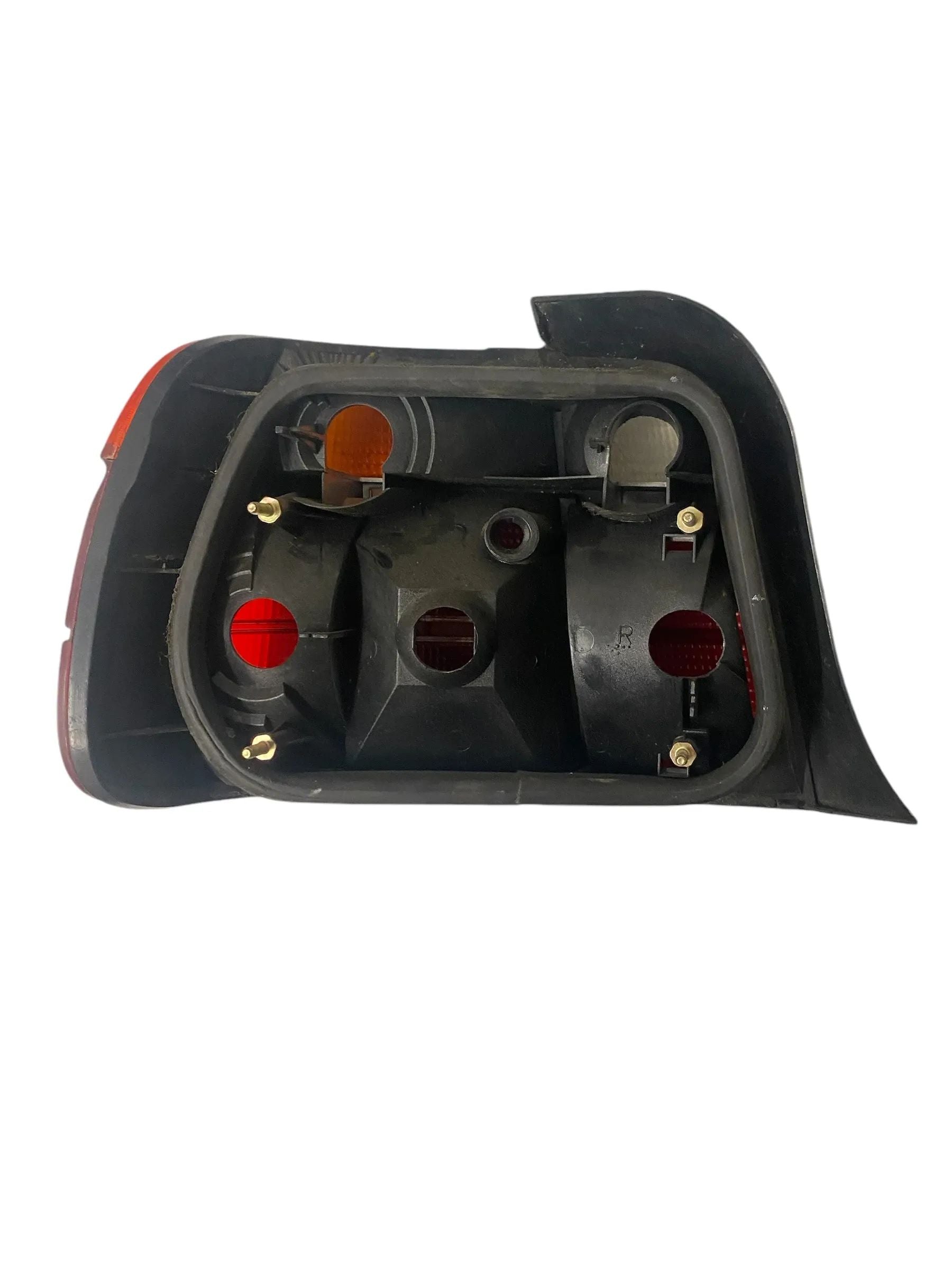 BMW 3er E36 316i Rückleuchte Heckleuchte Rücklicht rechts 8353810