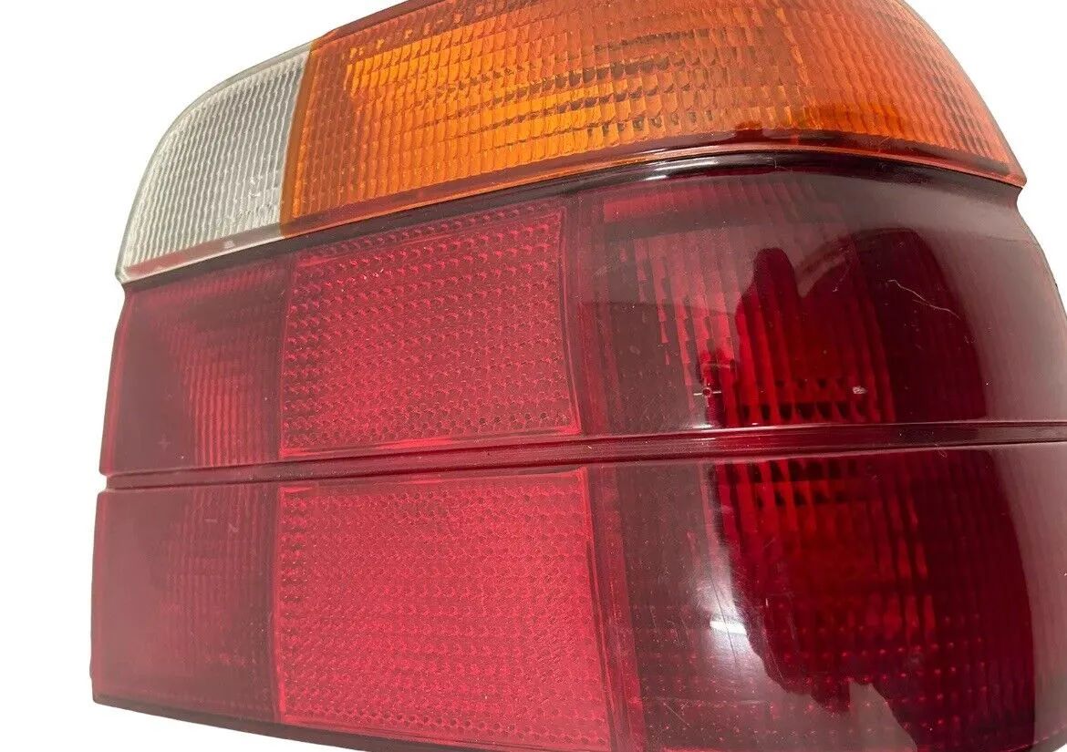 BMW 3er E36 316i Rückleuchte Heckleuchte Rücklicht rechts 8353810