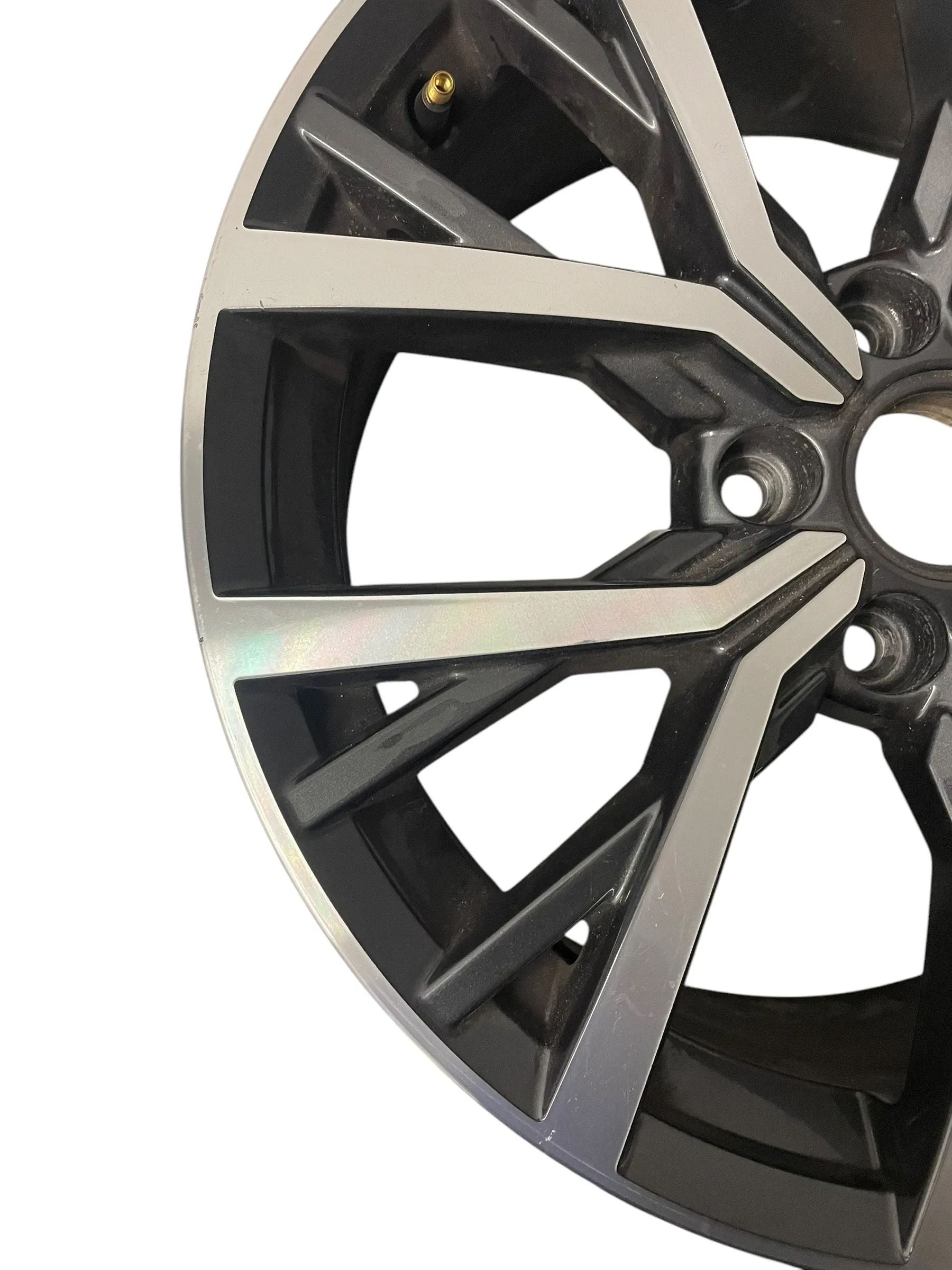 VW Tiguan Alufelge Felge 5NA601025AA 7Jx17H2 ET40