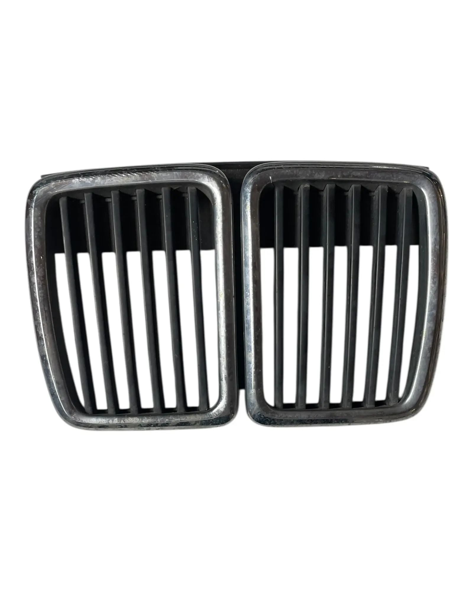 BMW E30 Nieren Grill Frontgrill Kühlergrill 51131884350