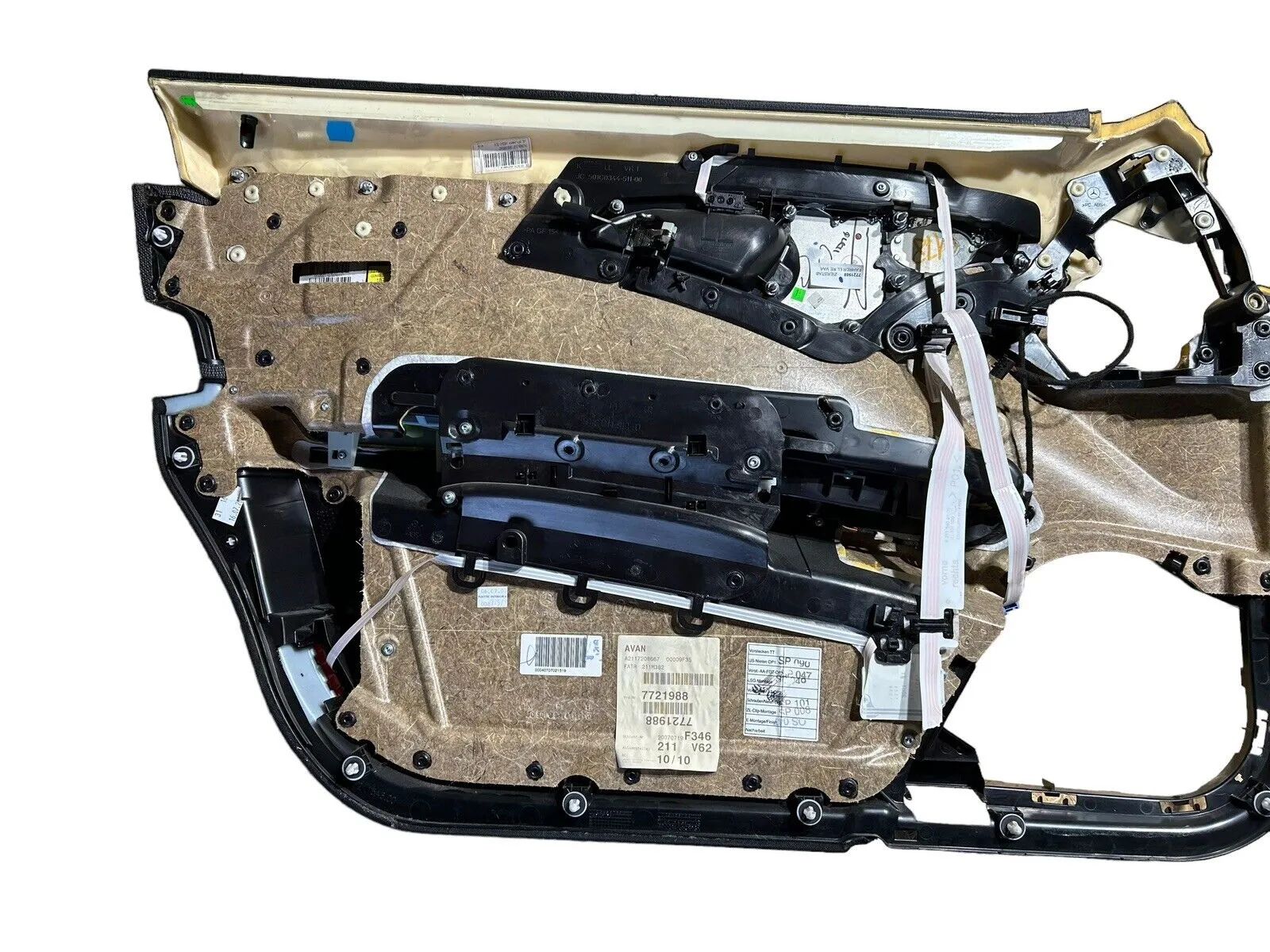 Mercedes-Benz W211 E-Klasse Türverkleidung Türpappe vorne rechts A2117205262