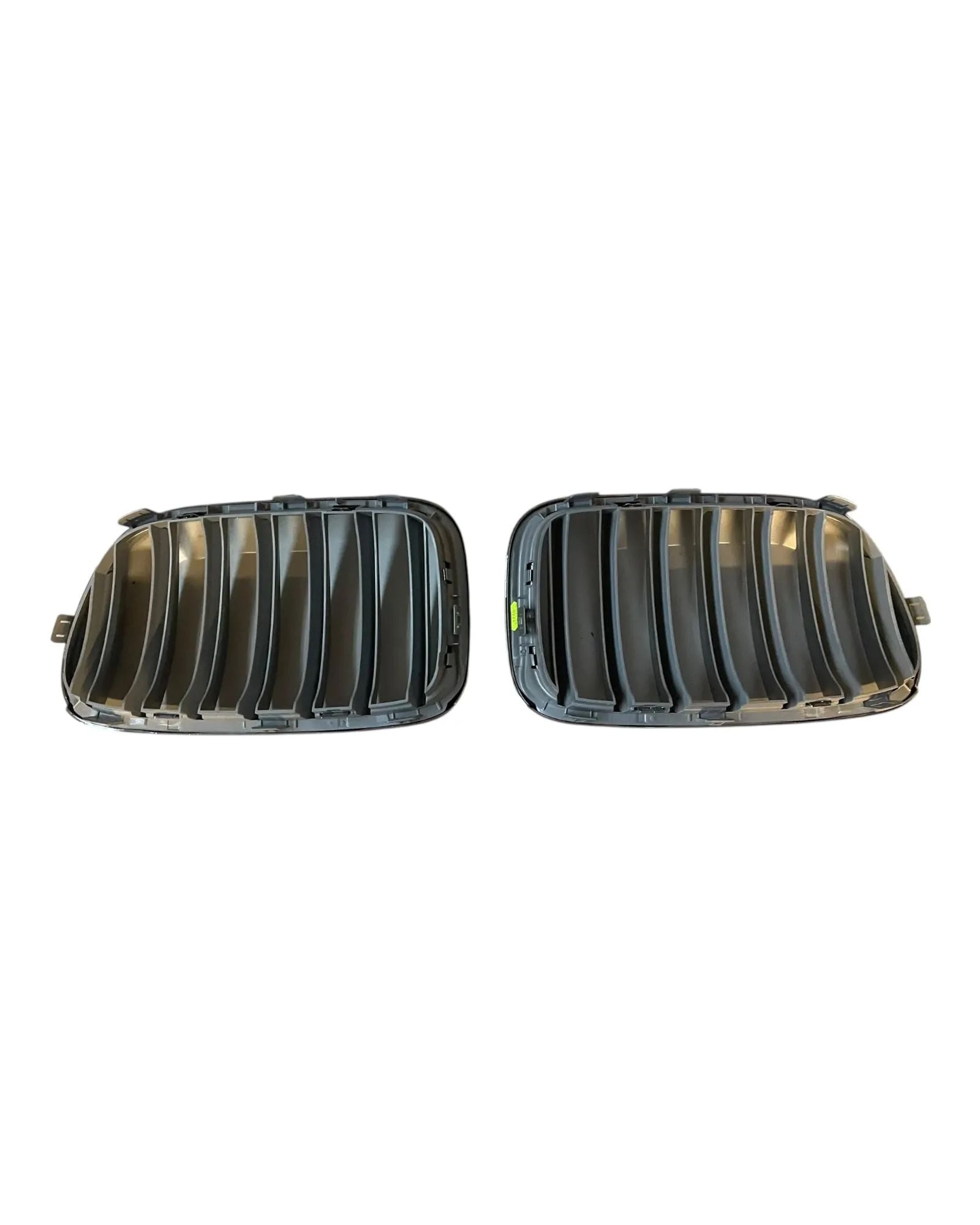 BMW X3 Frontgrill Kühlergrill Grill Nieren Links und Rechts Vorne 51117210725