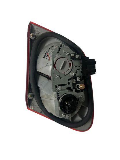 Mercedes-Benz E-Klasse W210 Rückleuchte Heckleuchte rechts innen A2108201064