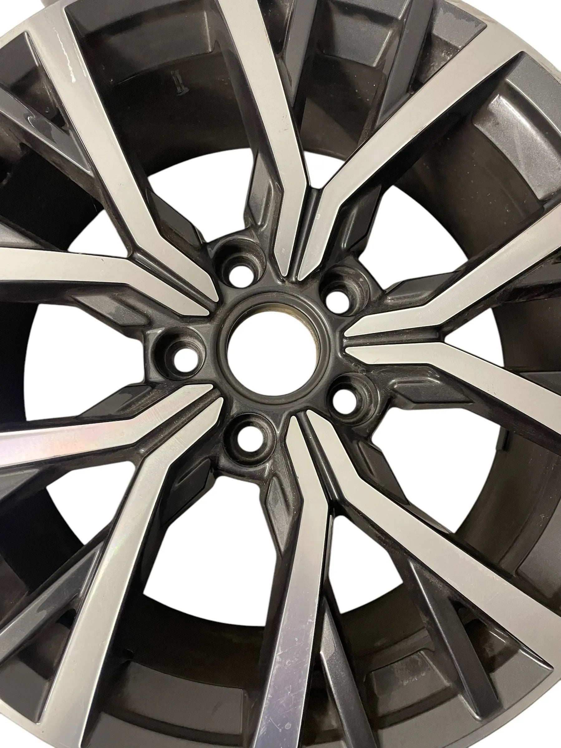 VW Tiguan Alufelge Felge 5NA601025AA 7Jx17H2 ET40