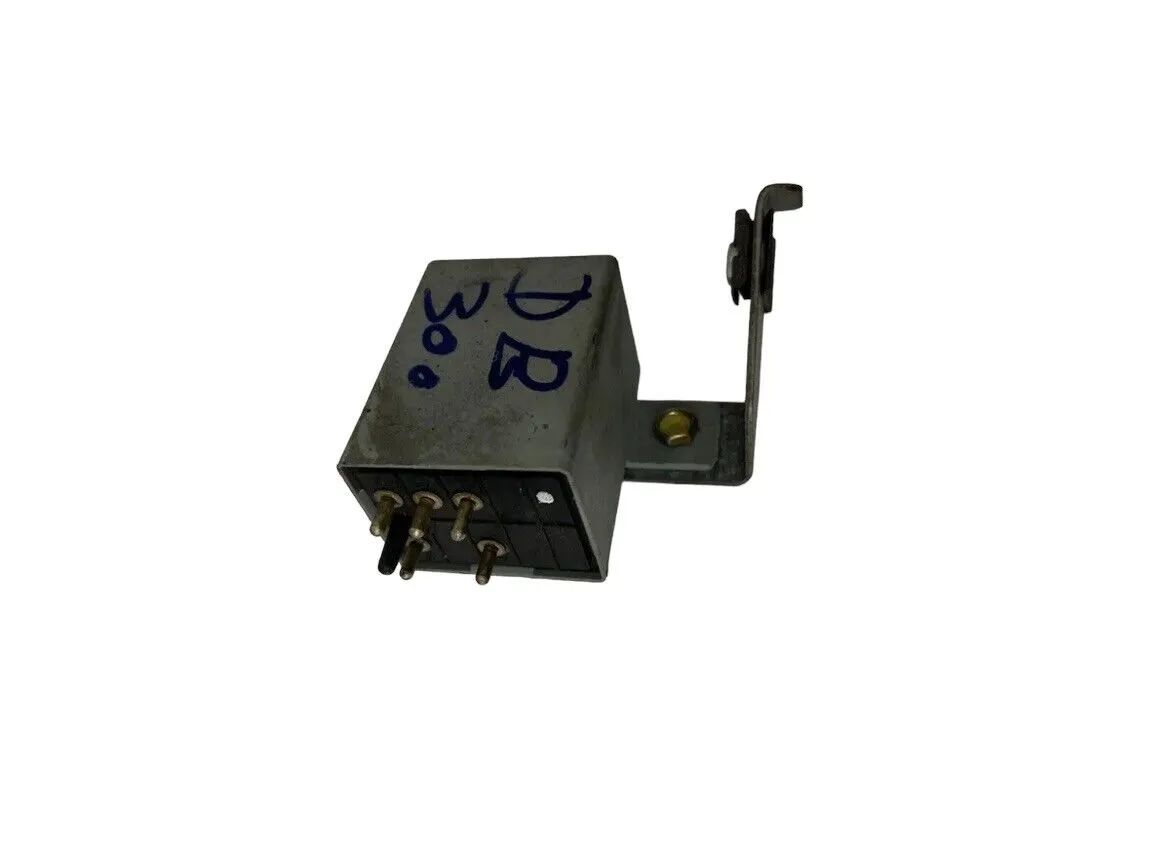 Mercedes-Benz 190 W201 Steuergerät Anhängerkupplung Relais 2018200205