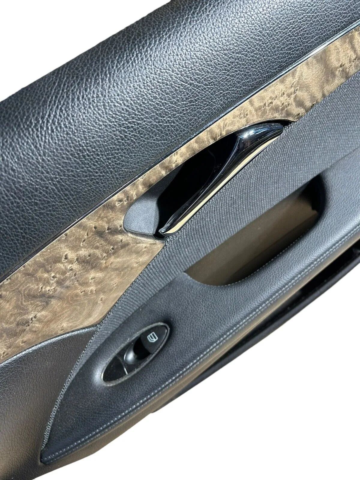 Mercedes-Benz W211 E-Klasse Türverkleidung Türpappe vorne rechts A2117205262