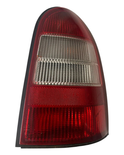 Opel Vectra B Caravan Rücklicht Rückleuchte Heckleuchte links 90585003