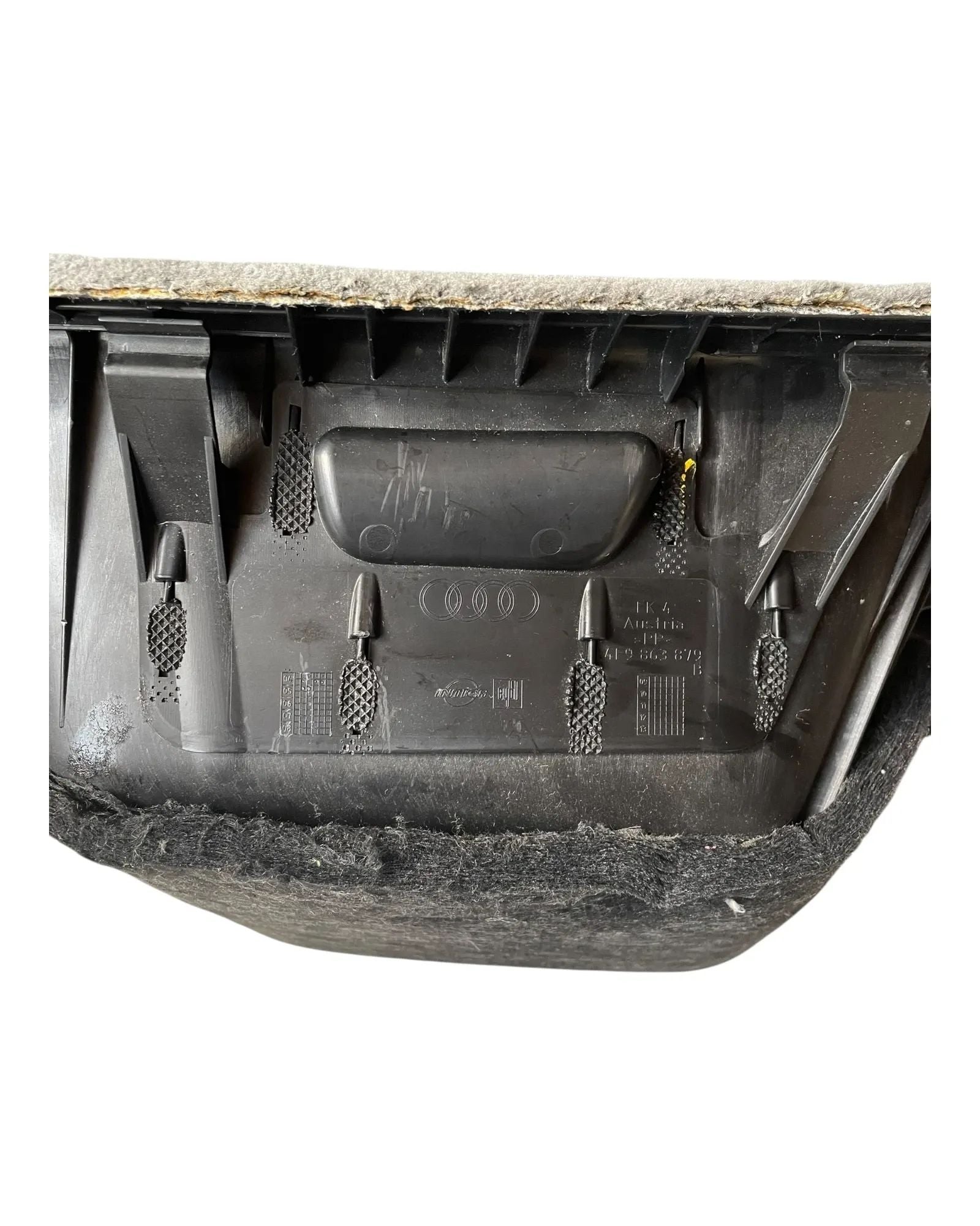 Audi A6 Avant Steckdeckel Verkleidung Kofferraum Hinten Links 4F986387