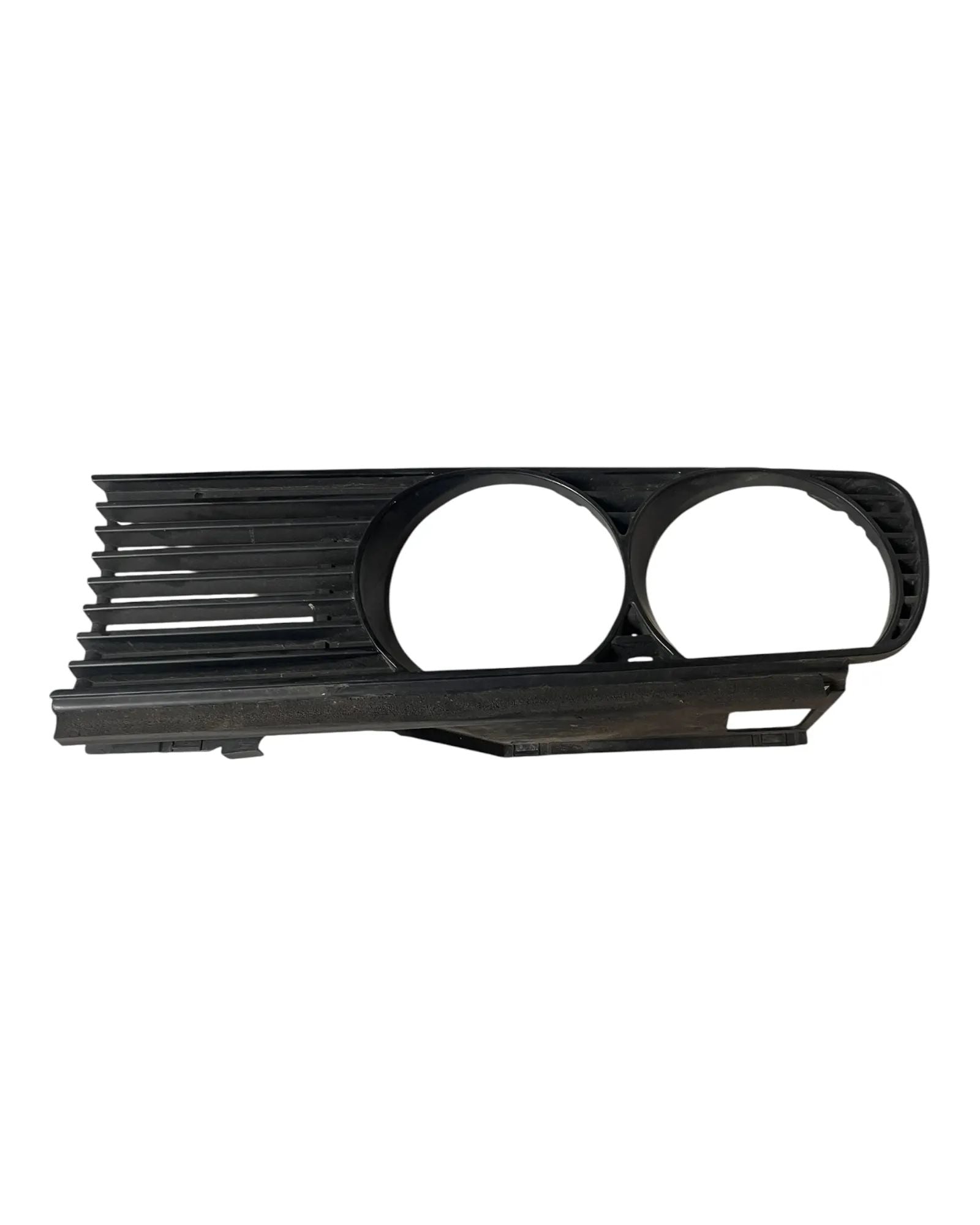 BMW E30 Frontgrill Kühlergrill Grill Abdeckung Vorne Rechts 18760920