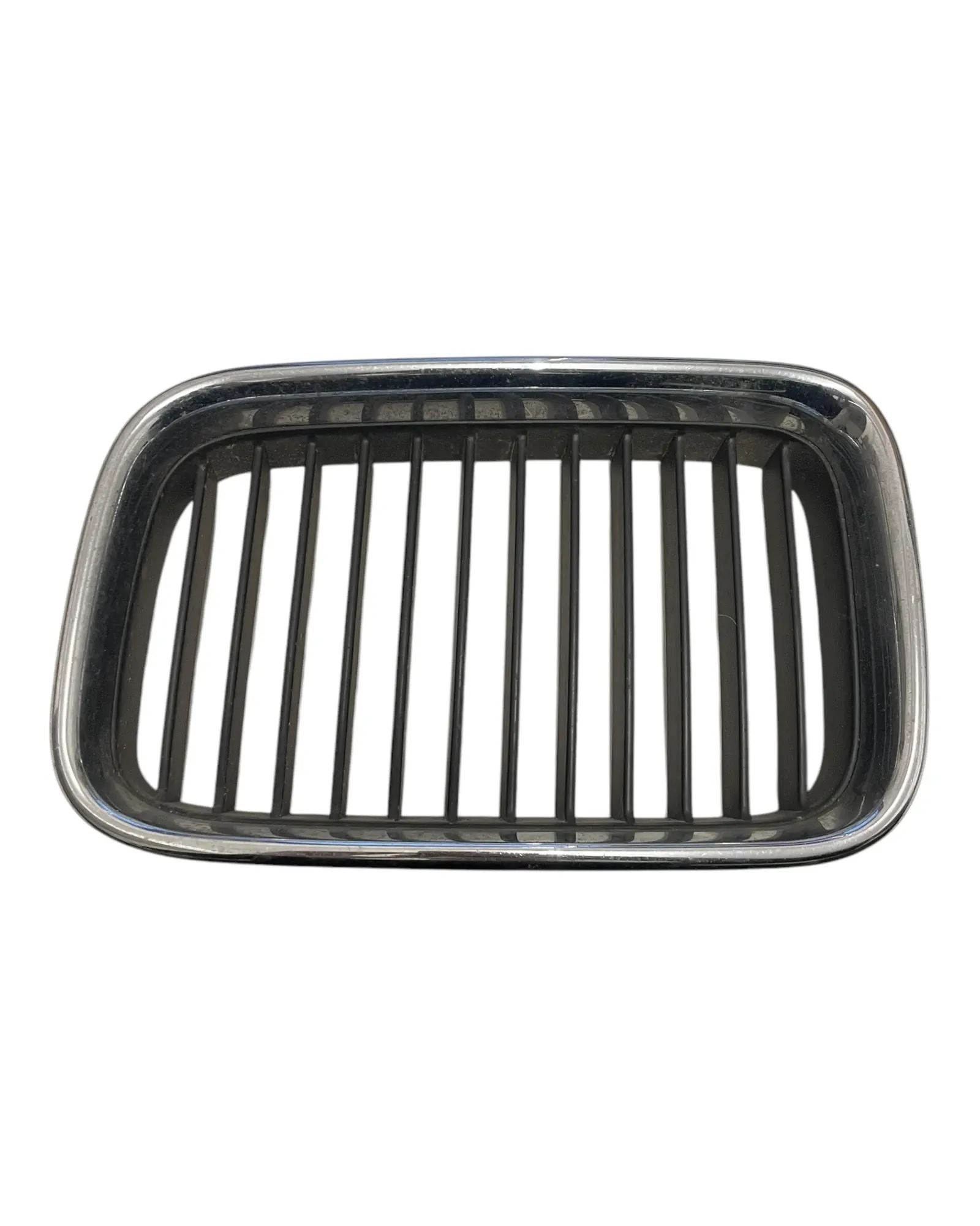 BMW 3er E36 Kühlergrill Frontgrill Grill vorne links 8122237