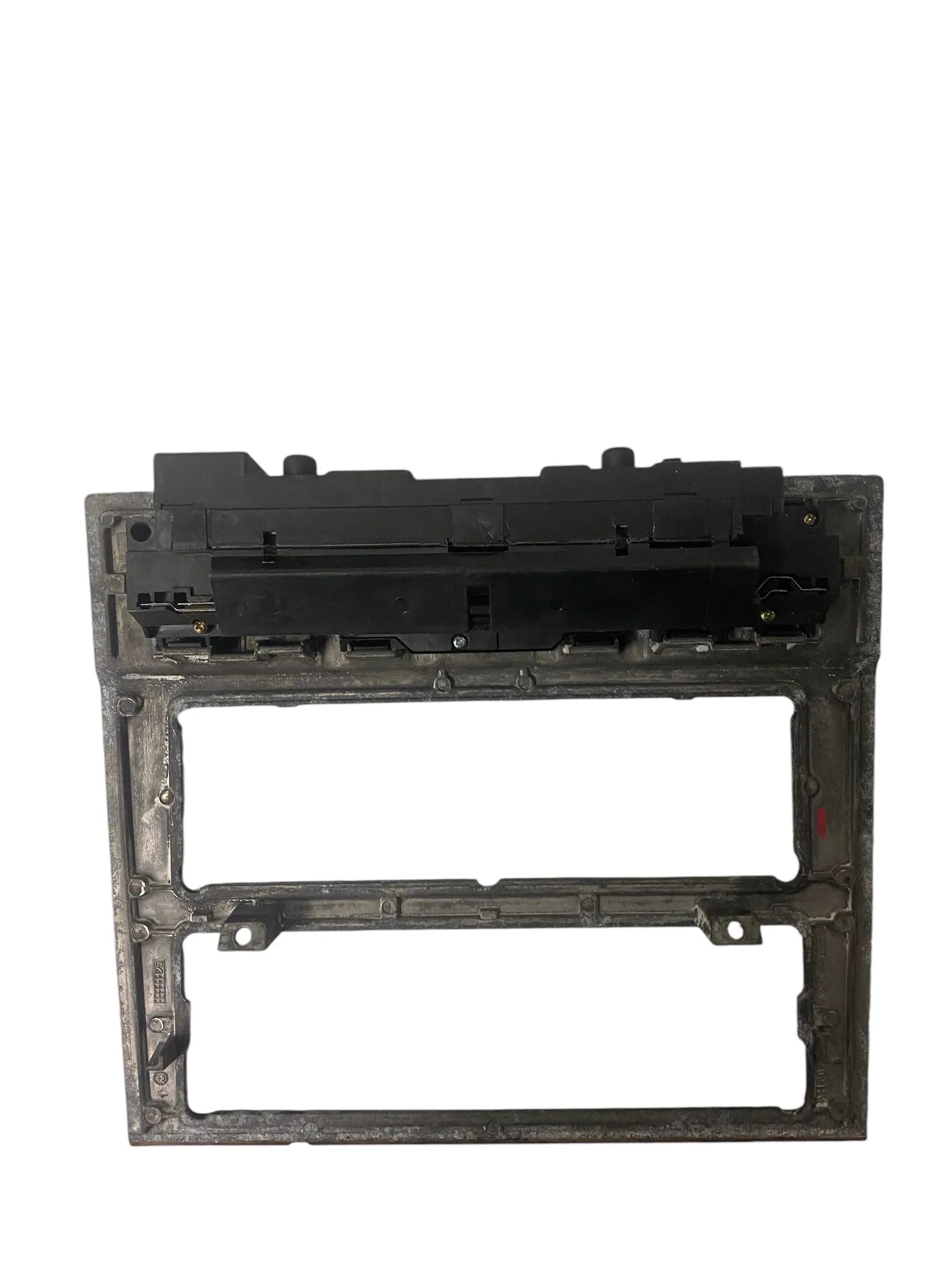 Mercedes-Benz W201 Relais Mittelkonsole A0165452632