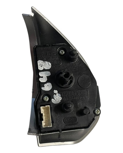 Mitsubishi Colt VII Schalter Radiobedienung Lenkrad 75B471