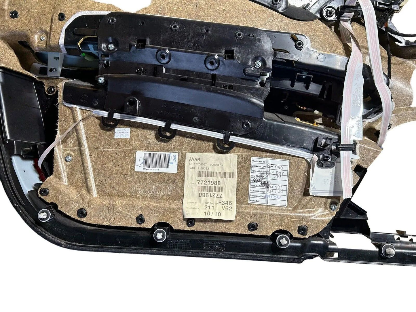 Mercedes-Benz W211 E-Klasse Türverkleidung Türpappe vorne rechts A2117205262