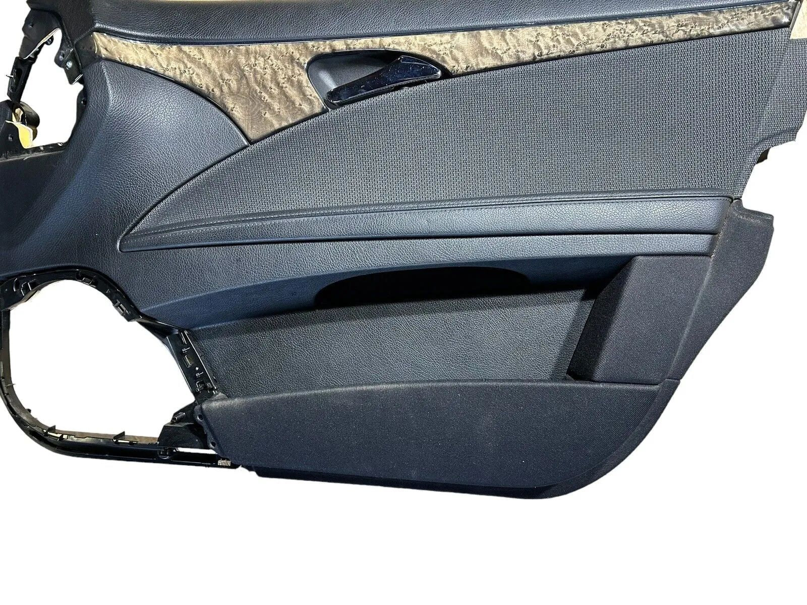 Mercedes-Benz W211 E-Klasse Türverkleidung Türpappe vorne rechts A2117205262