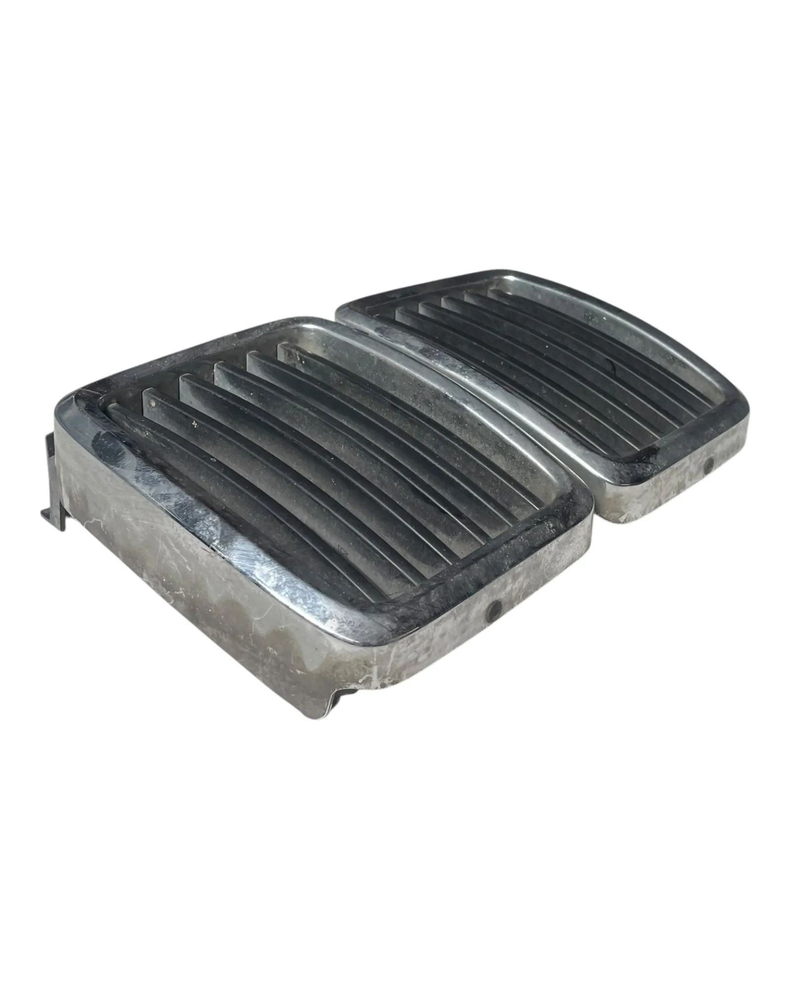 BMW 3er E30 Frontgrill Grill Kühlergrill 51131884350