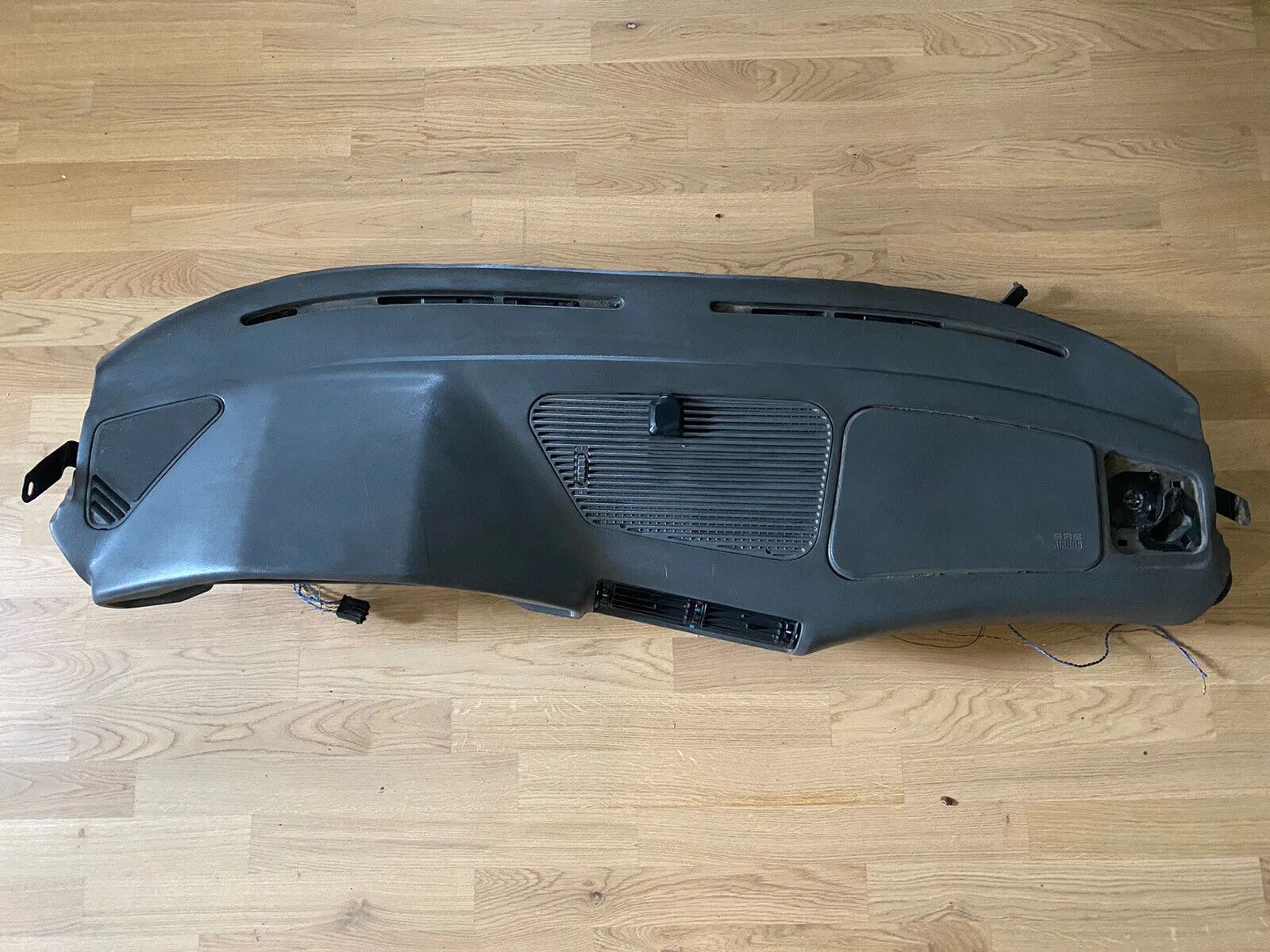 Originales BMW E34 Limo/ Touring Armaturenbrett in grau Bj.1994