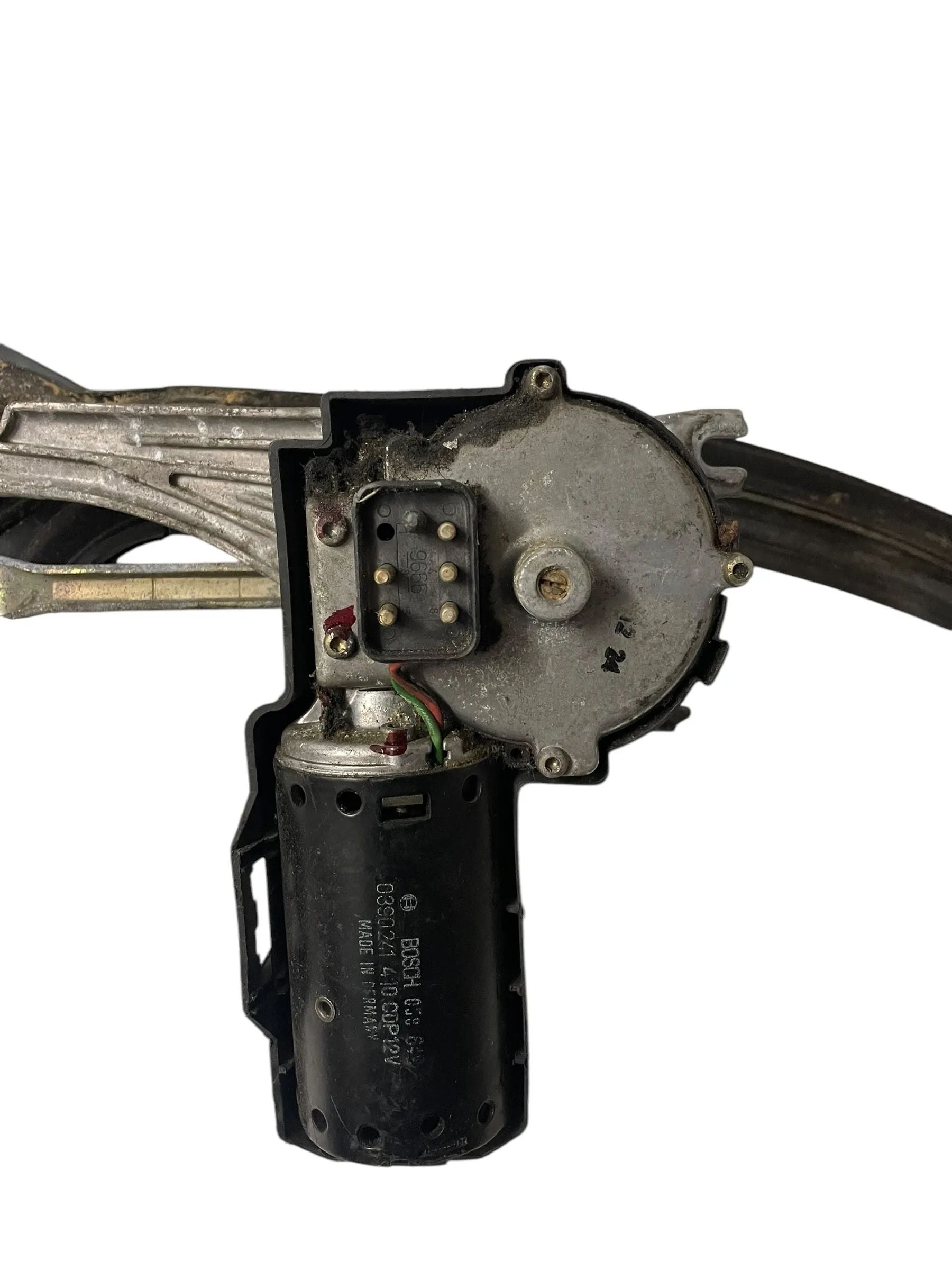 Mercedes-Benz E-Klasse Scheibenwischermotor Wischermotor 0390241 1248204242