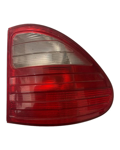 Mercedes-Benz E-Klasse Heckleuchte Rückleuchte Rechts A2108202264
