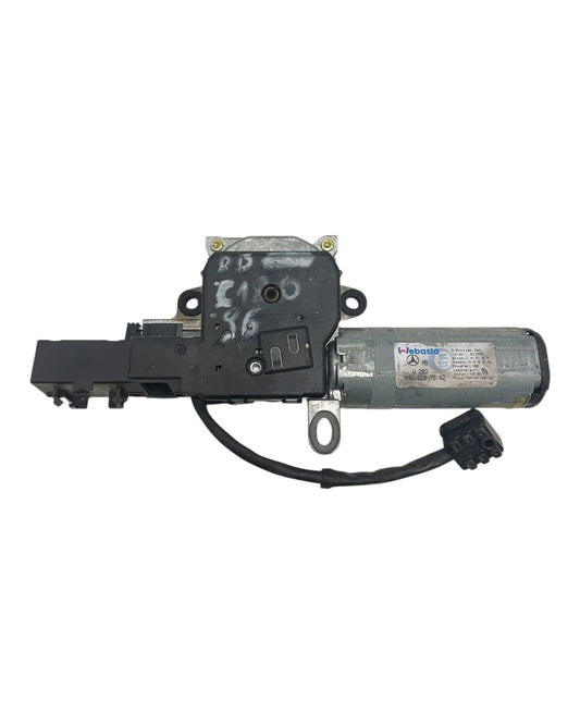Mercedes-Benz W202 Motor Schiebedachmotor Schiebedach 2028207542